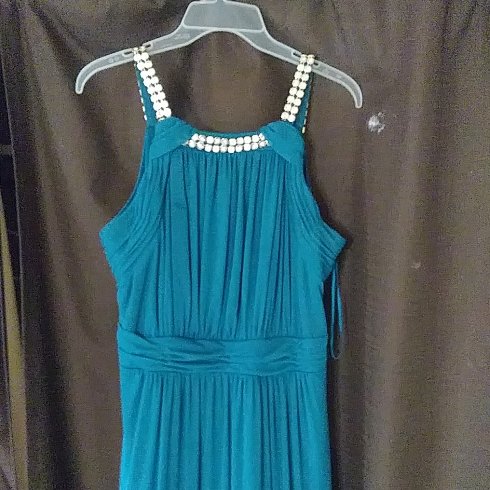 Dress - Picture 3 of 3
